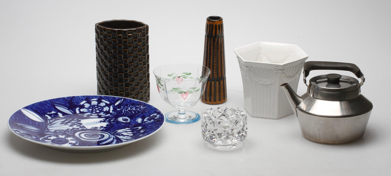 KERAMIK och PORSLIN, bland annat Rosnethal, Arabia, Orrefors, Gustavsaberg.