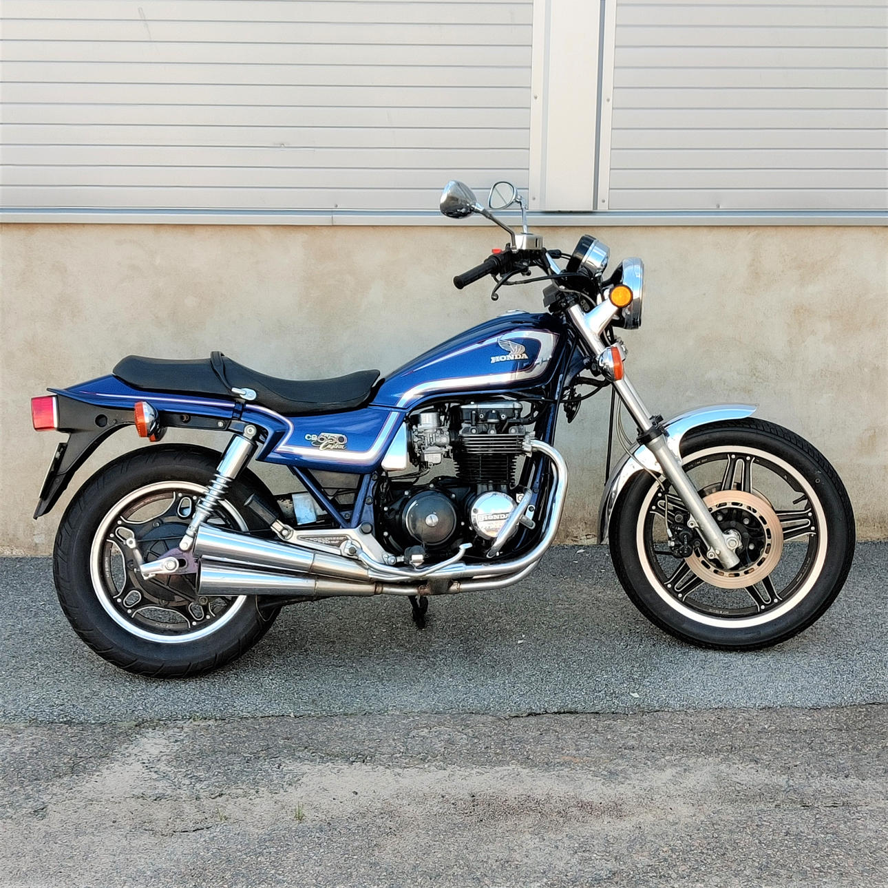 MOTO Honda 650 CUATRO.