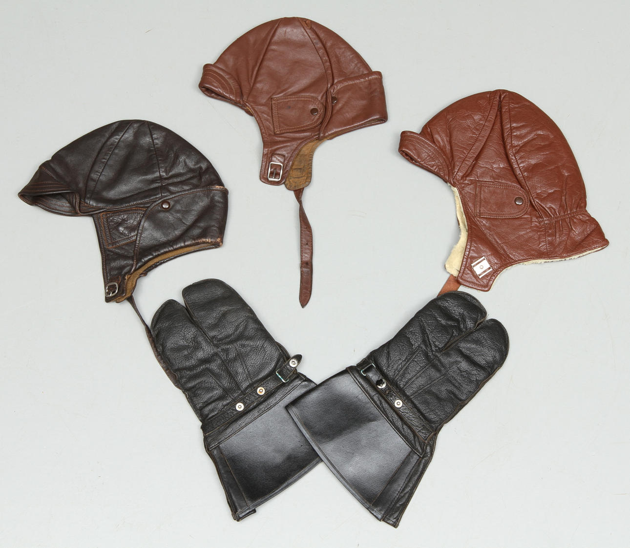 FLYGARMÖSSOR, 3 st, HANDSKAR, 1900-tal.