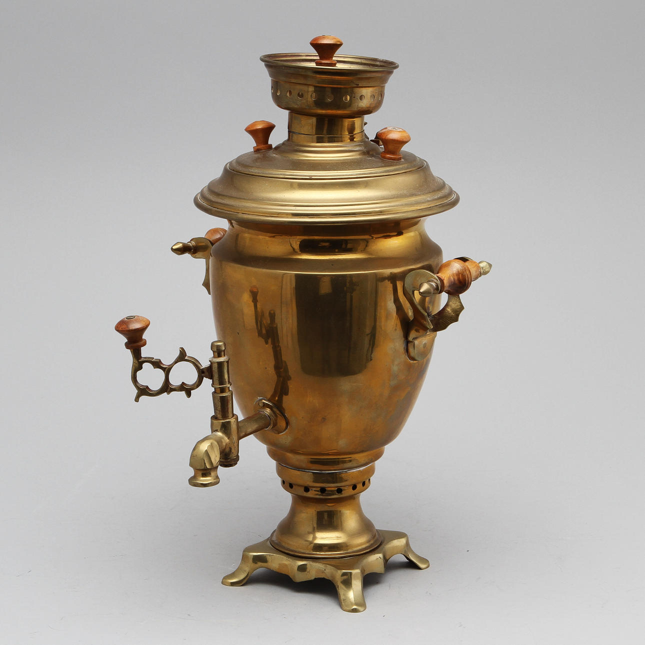 TESAMOVAR, mässing, 1900-talets förra hälft.