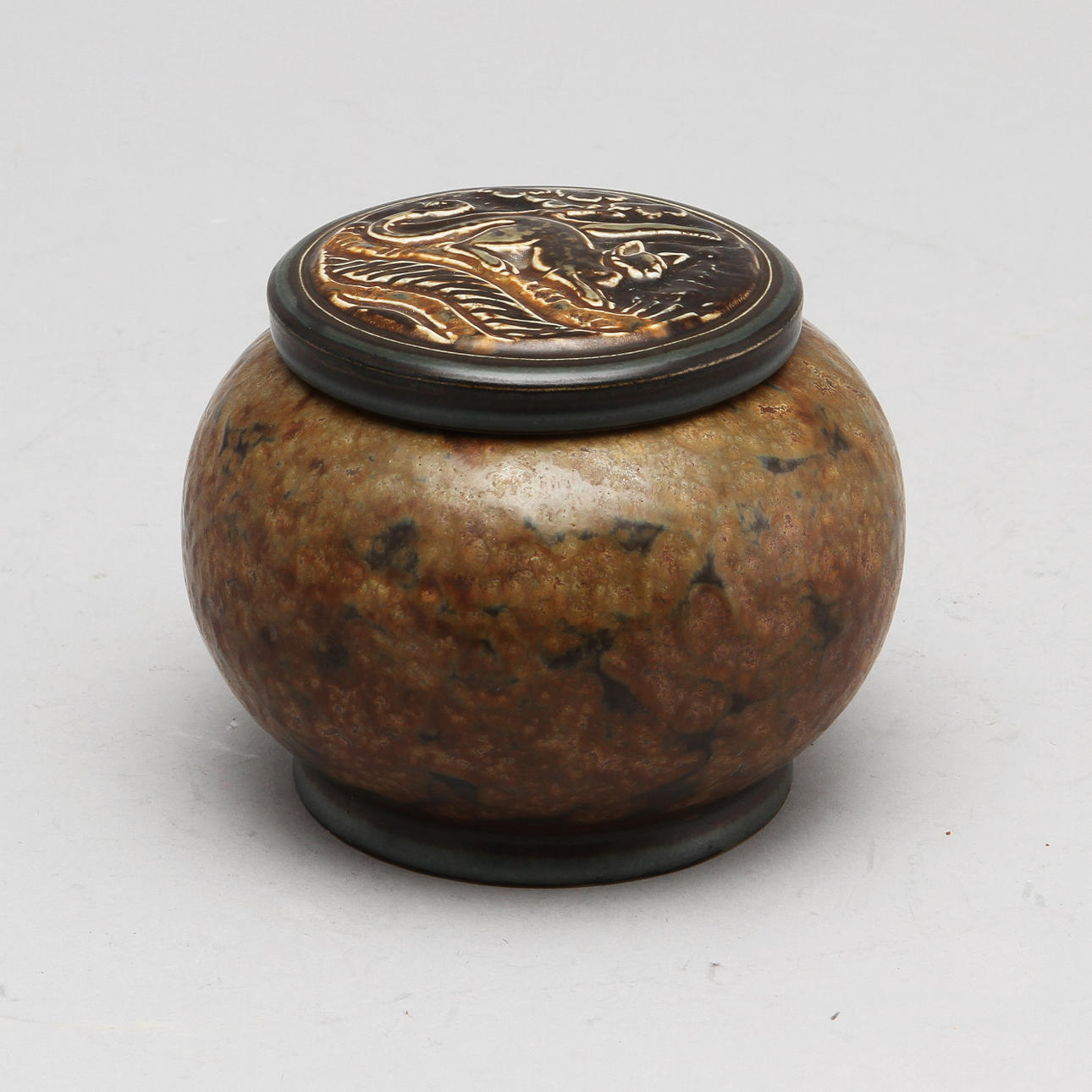 URNA med LOCK, stengods. Gunnar Nylund för Bing och Gröndahl.