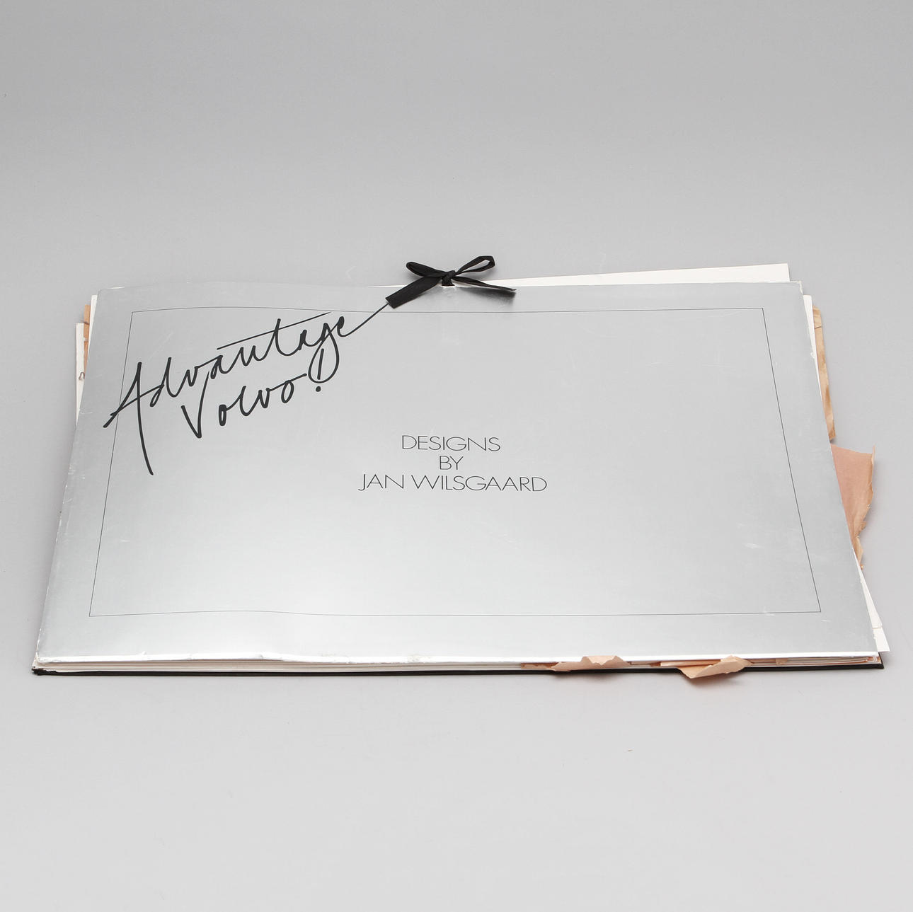 JAN WILSGAARD. Ritningar av Volvobilar. Färglitografier, ca 30st, signerade.