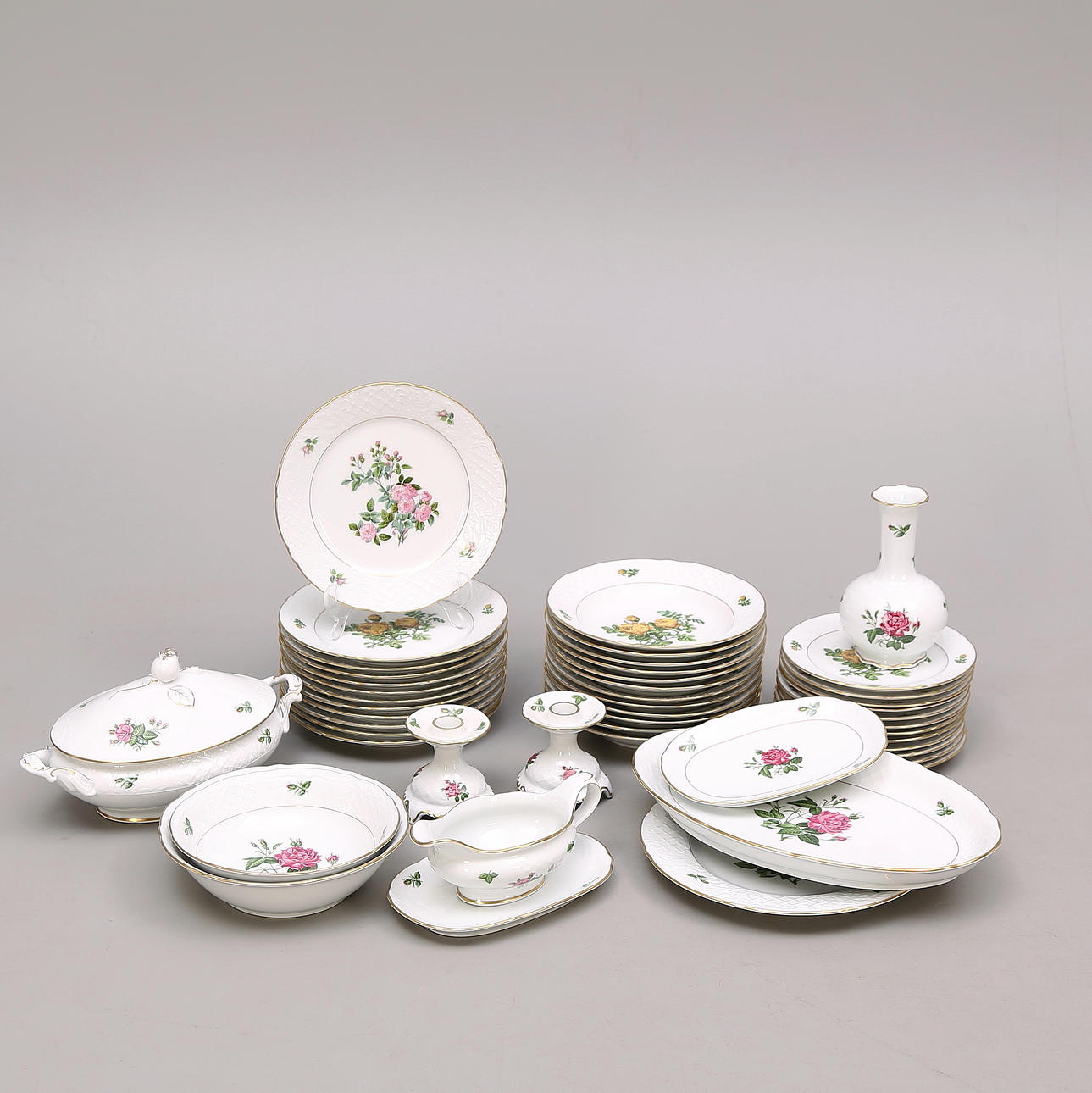 MATSERVIS, 46 delar, Pierre-Joseph Redouté, Les Roses Classiques, Schumann Arzberg.