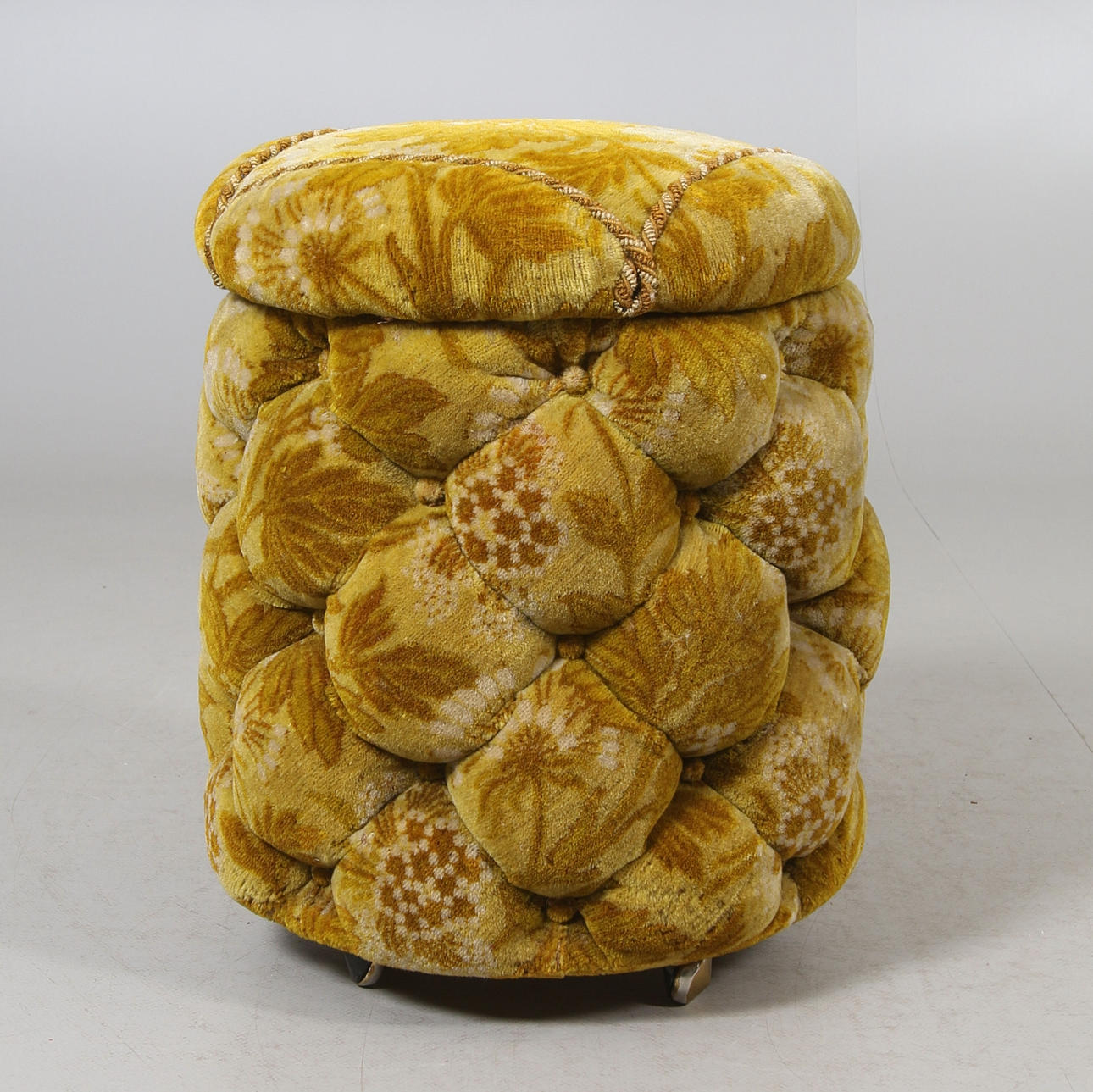 SITTING POUCH with STORAGE, 1970s. Furniture - Other - Auctionet