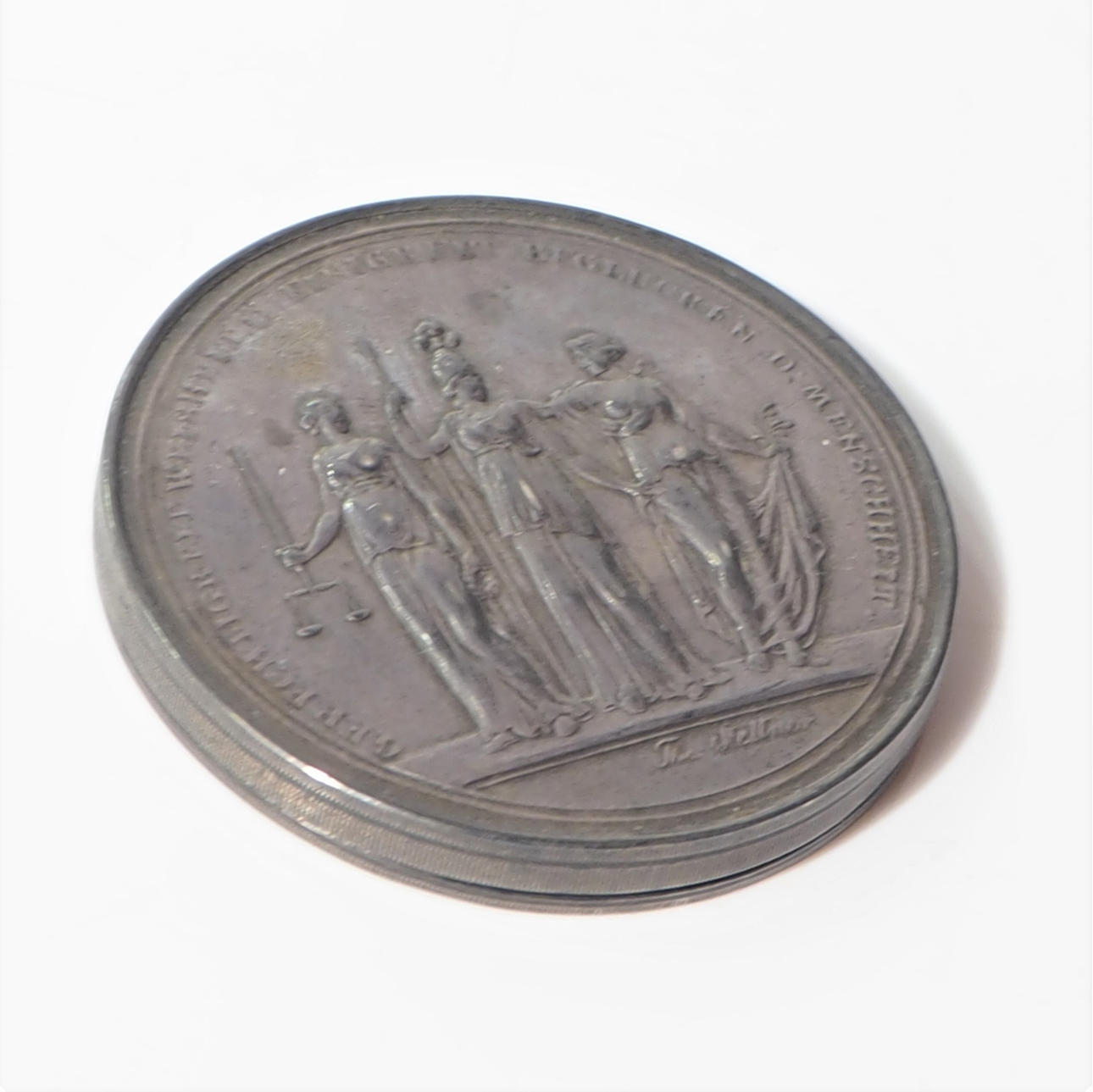 MINNESMEDALJONG MED BILDER, 1813.