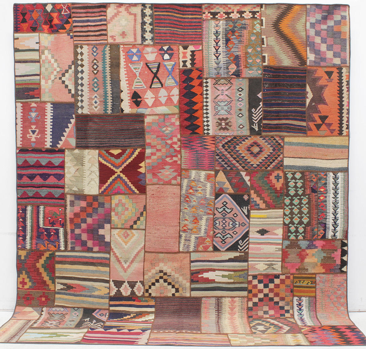 MATTA, Patchwork, Kelim, 345 x 300 cm.