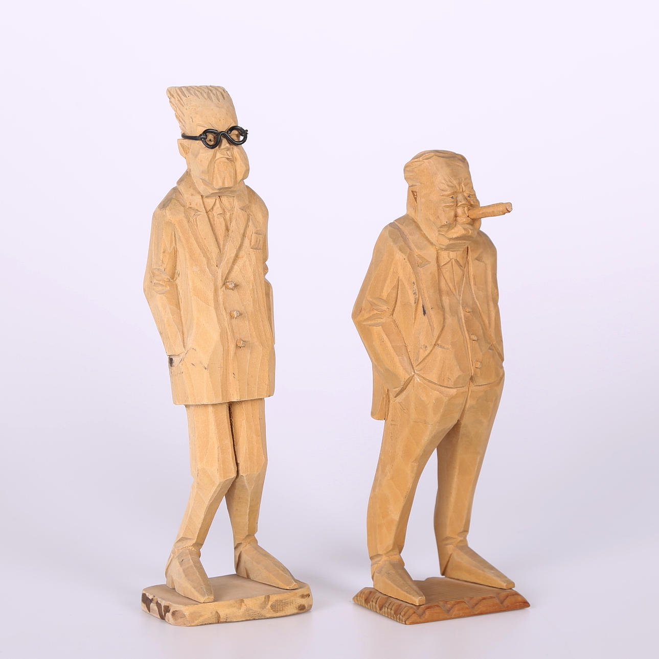 TRÄFIGURER, 2 st, T. Erlander och W. Churchill, signerade A.F.
