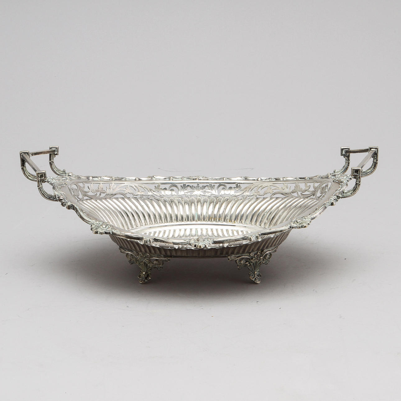 BRÖDKORG, pläter, England.