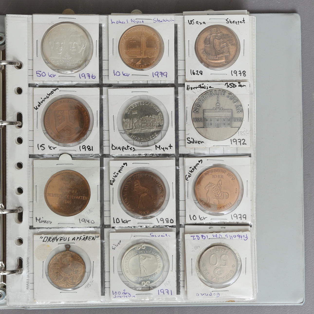 SAMMLUNG VON 13 GEDENKMÜNZEN UND -PLATTEN.