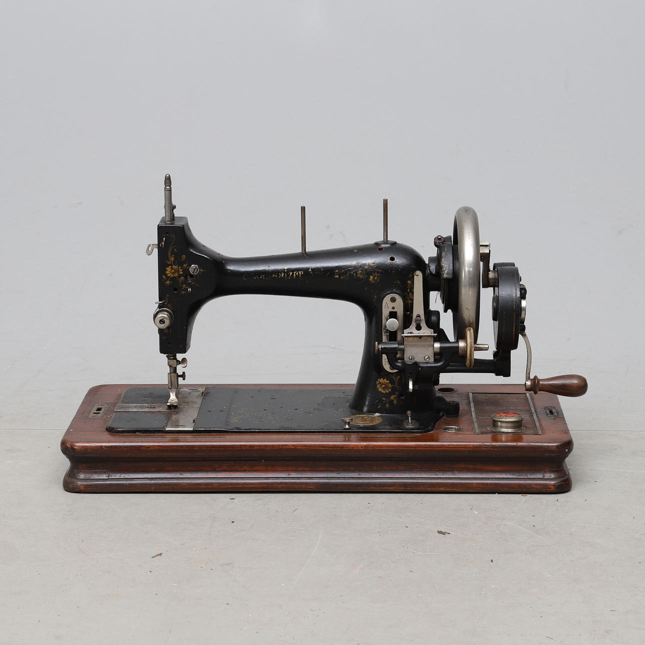 SEWING MACHINE, Marke "Victoria", 19th/20th century.