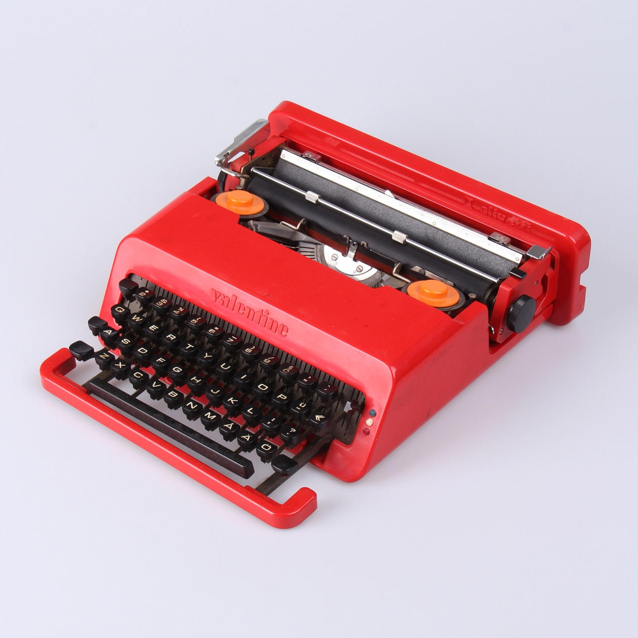 SKRIVMASKIN, "Valentine", Perry King samt Ettore Scottsass, Olivetti.