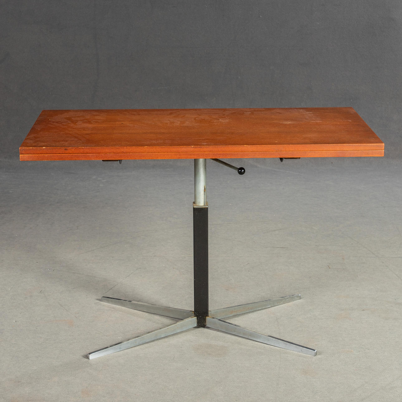 Wilhelm Renz justerbart soffbord.