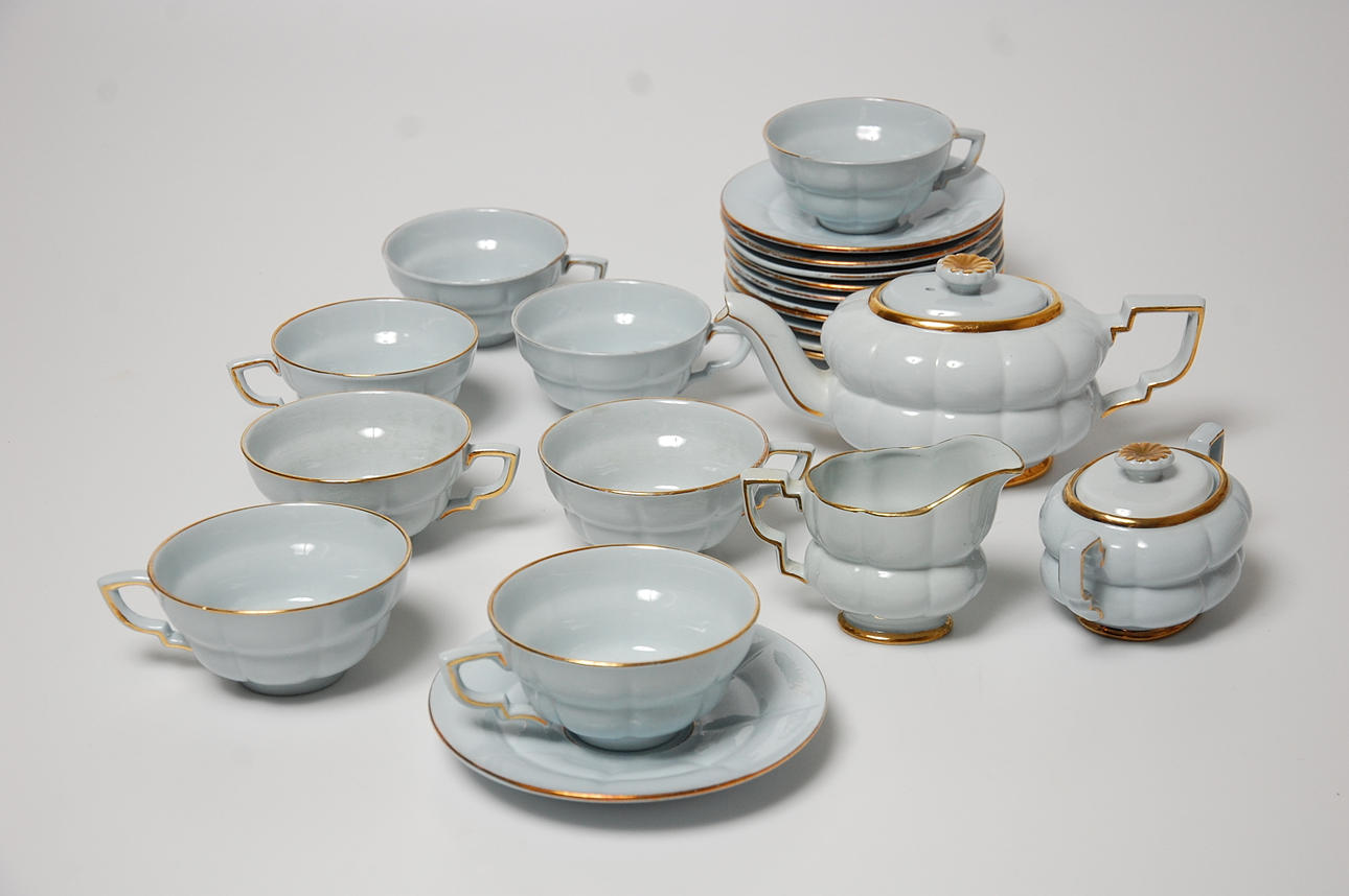 TESERVIS, flintgods, 22 delar, " Grand " Arthur Percy, för Upsala Ekeby, Gefle, 1930.