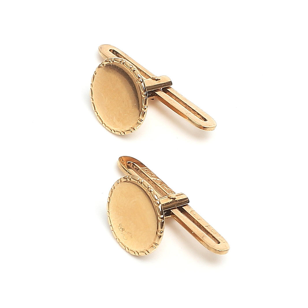 KNAPPAR, 1 par, 18K guld, K&EC, Göteborg, 1960.