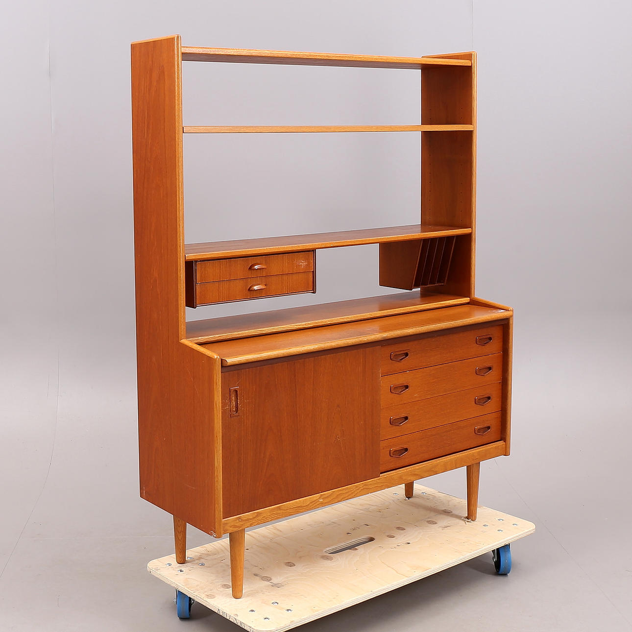 DESK WITH SHELF AND DRAWERS, teak, 1950s.