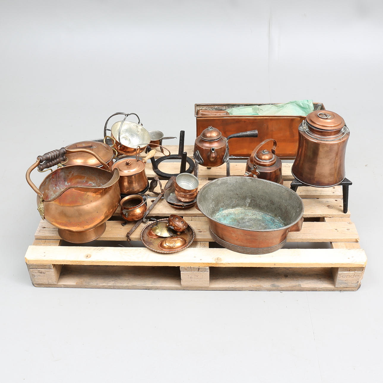 PARTI KOPPAR m.m, ca 25 delar, 18/1900-tal.