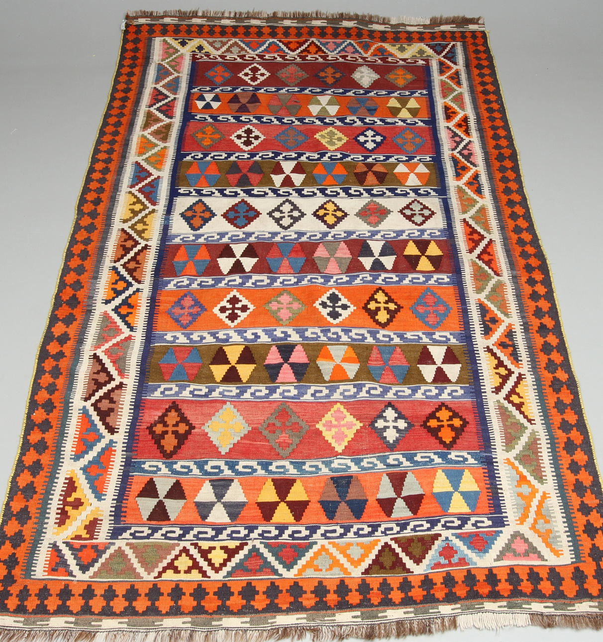 MATTA, Kelim, ca 288 x 170 cm.