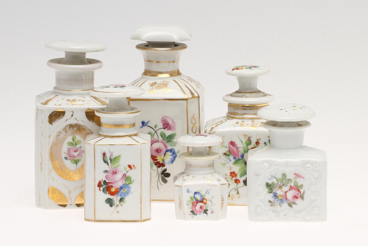 FLAKONGER/TEDOSOR, 6 st, porslin, Frankrike, omkring 1900.