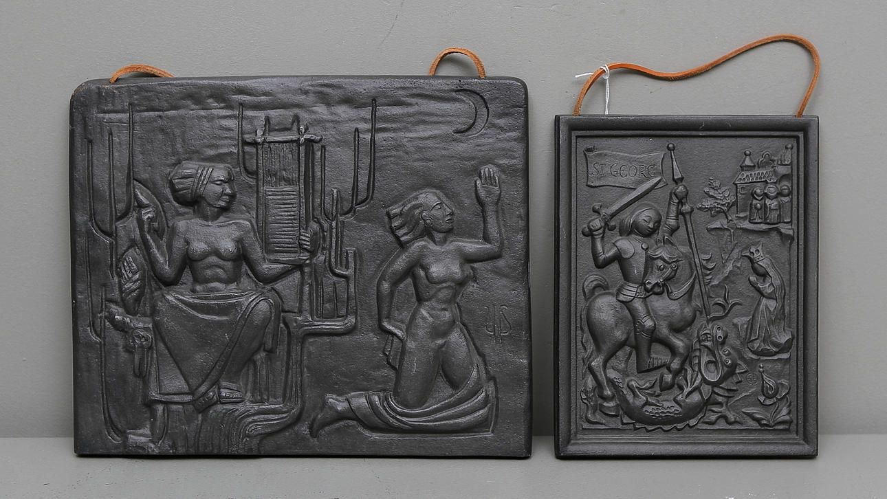 RELIEFER, 2 st, antikjärn, Ystad.