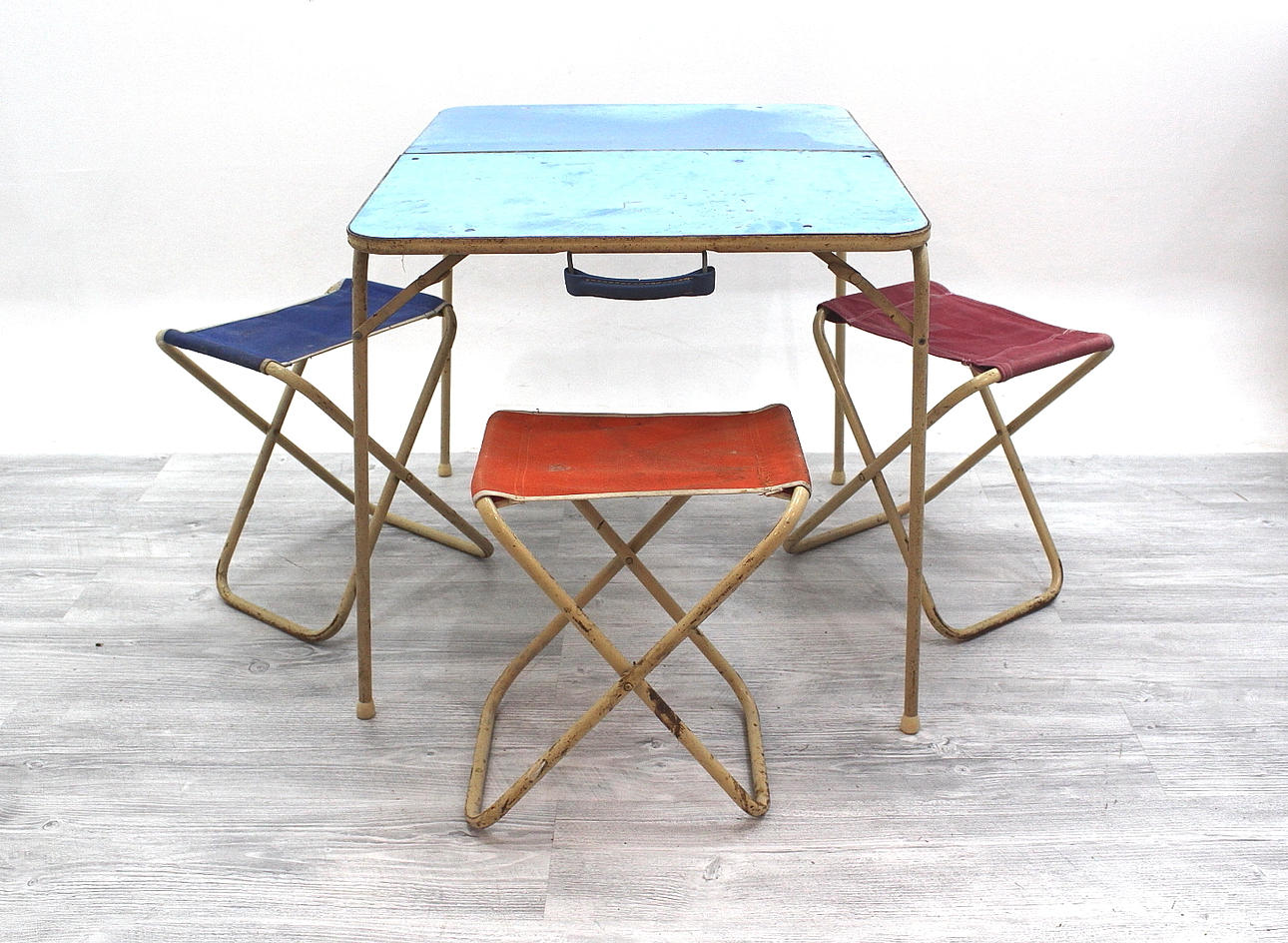 CAMPINGBORD, Origo-bord med 3 pallar 1900-talets mitt.