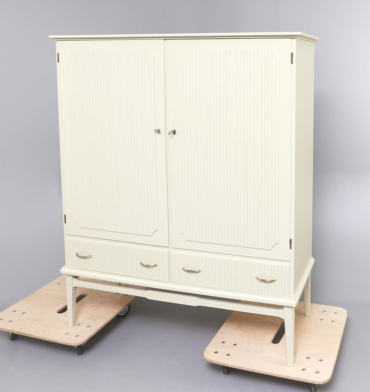 MATSALSSKÅP, Gustaviansk stil, 1950-tal.