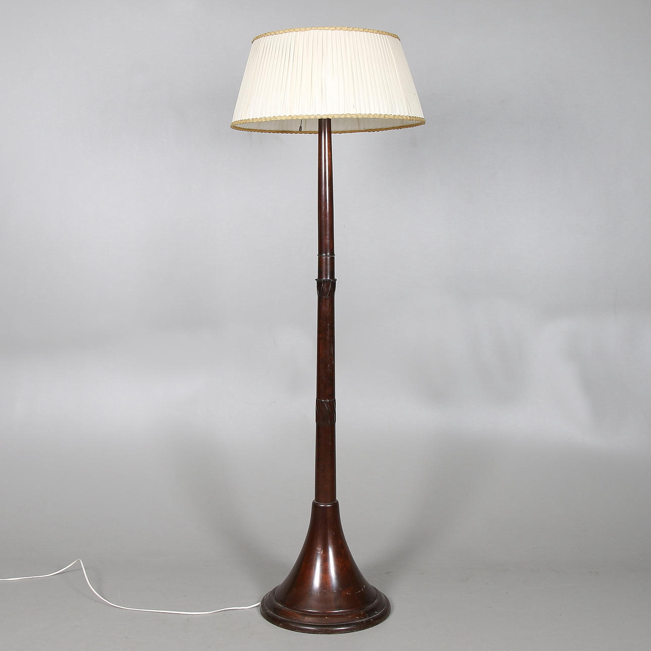 GOLVLAMPA, Jugend, 1910/20-tal.