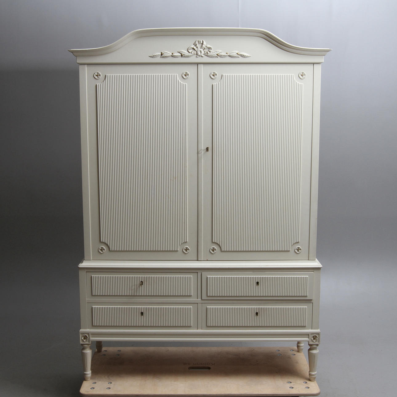 SKÅP, gustaviansk stil, 1900-tal.