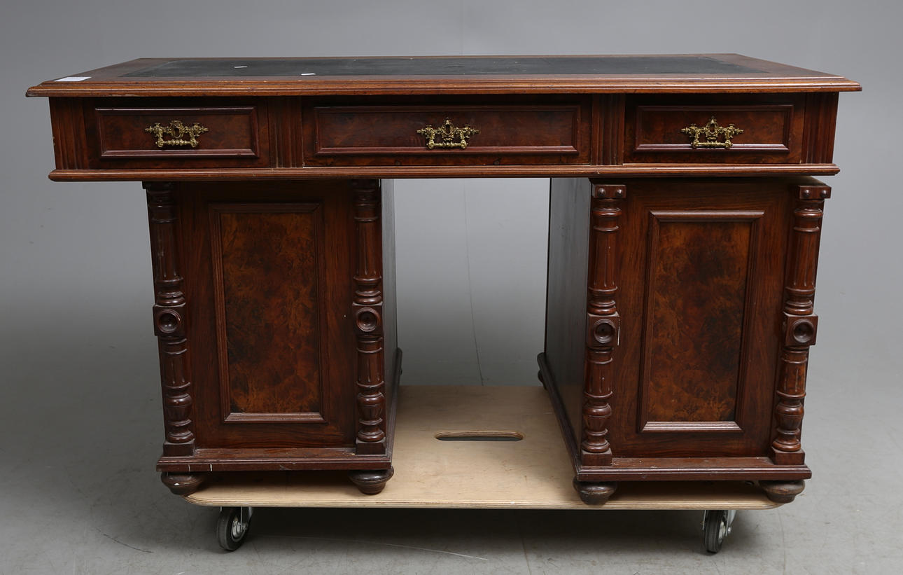 SKRIVBORD, nyrenässans, 1800/1900-tal.