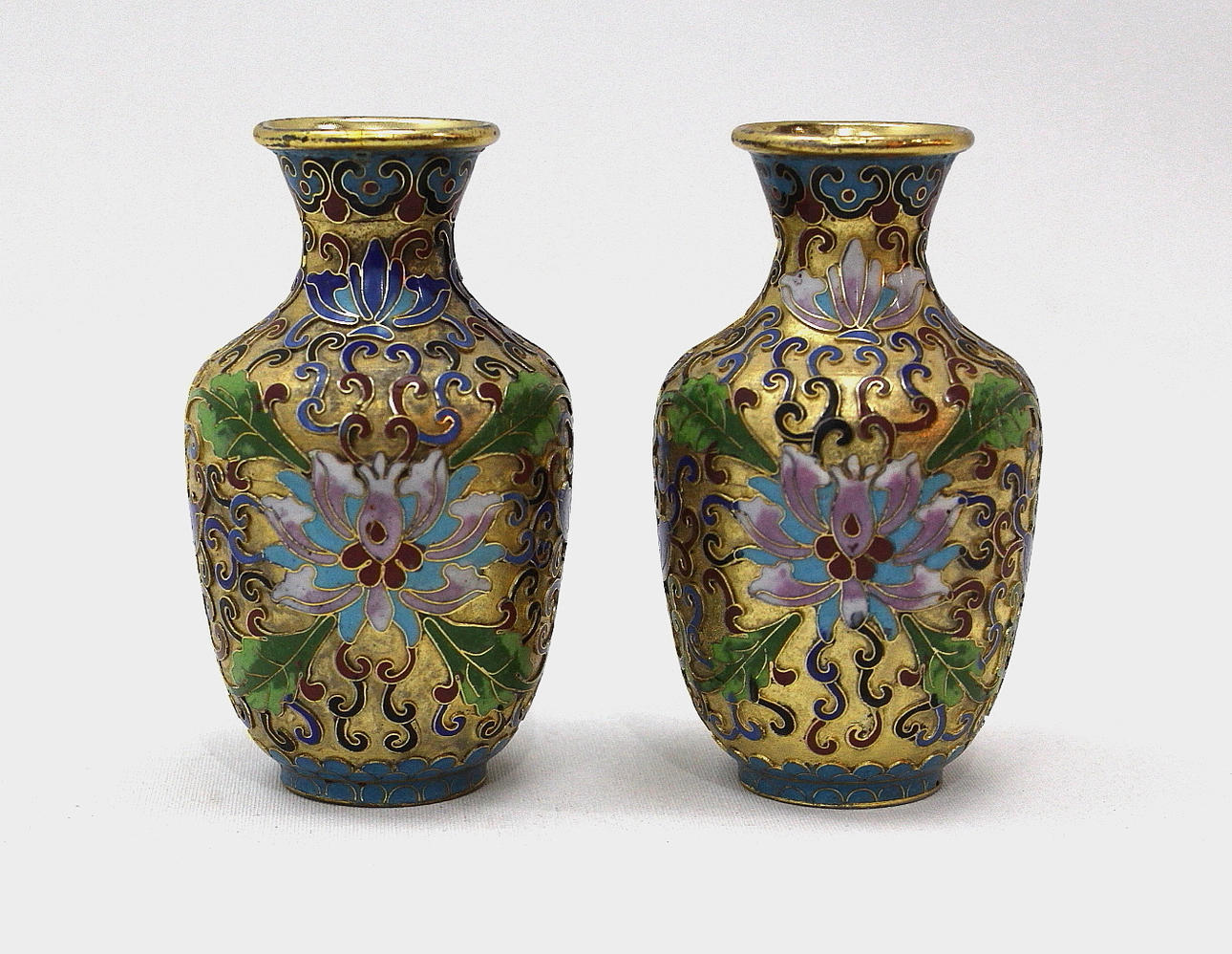 VASER ett par, Cloisonne´, troligen Guanxu ( 1874-1908 ).