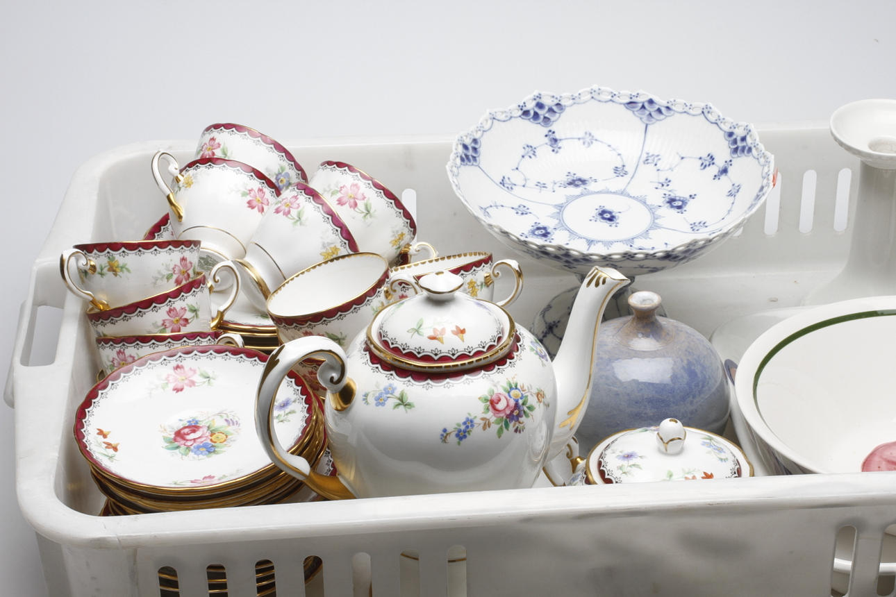 KERAMIKFÖREMÅL bland annat Royal Copenhagen, Rörstrand.
