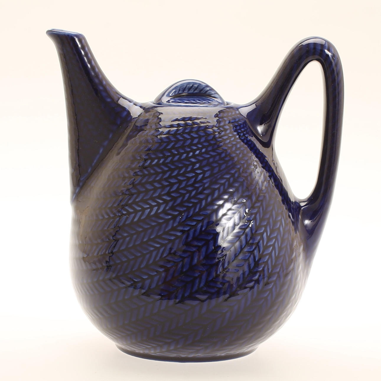 TEKANNA, porslin, "Blå eld", Hertha Bengtson, Rörstrand.