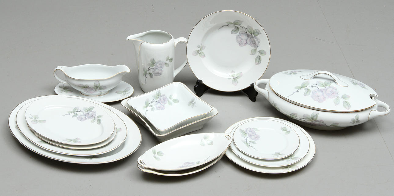 MATSERVIS, ca 59 delar, porslin, KPM.