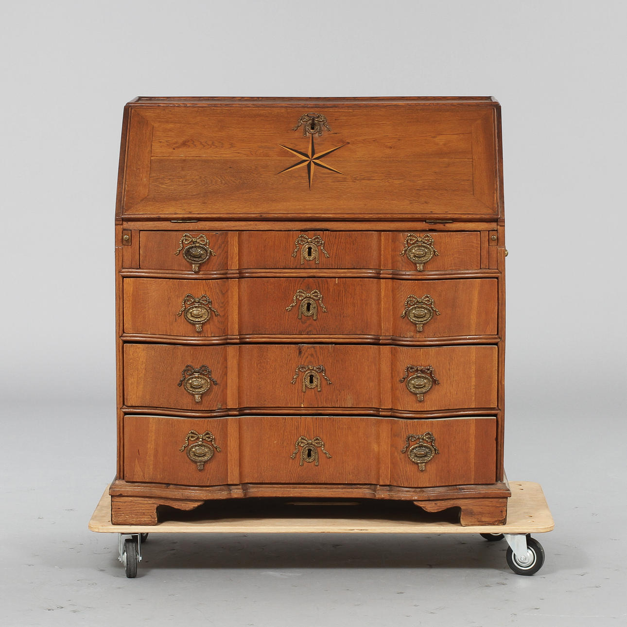 SNEDKLAFFSSEKRETÄR, senbarock, 1700-tal.