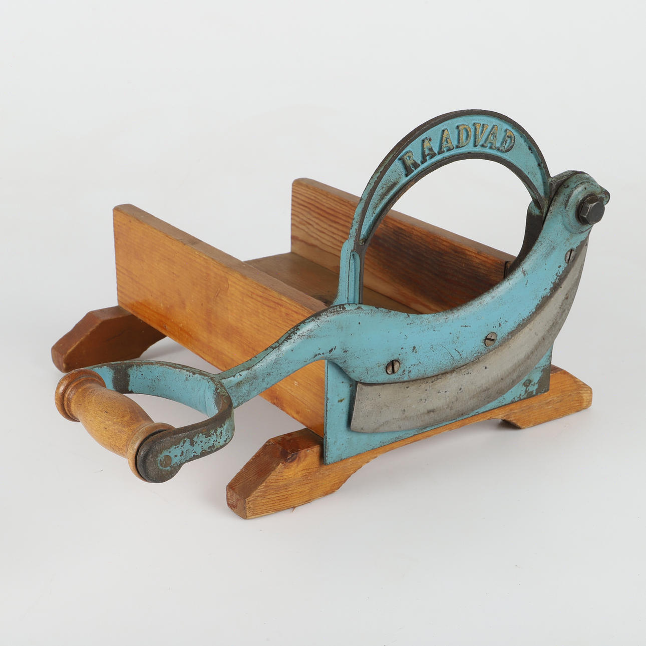 BRØDSKÆRER, træ/metal, Raadvad, Danmark.