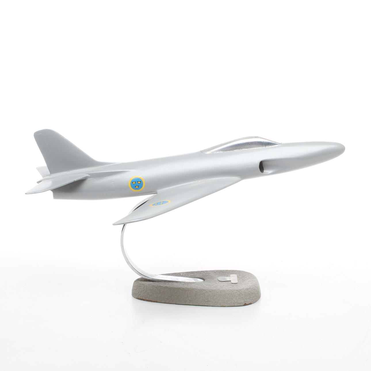 MODELLFLYGPLAN SAAB 32 LANSEN. METALL på stativ. 1900-tal.