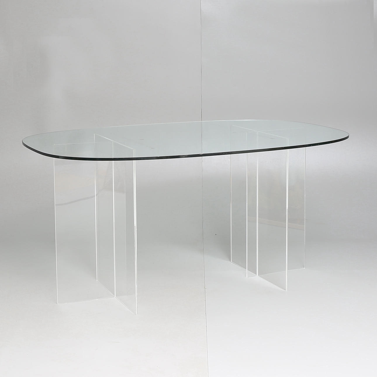 ESSTISCH, Plexiglas und Glas, Fogia, 1900.