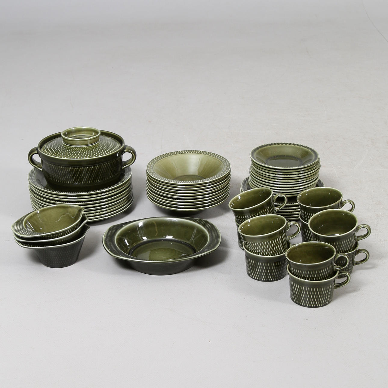 SERVISDELAR, 41 st, "Grönette", Stavangerflint, Norge.