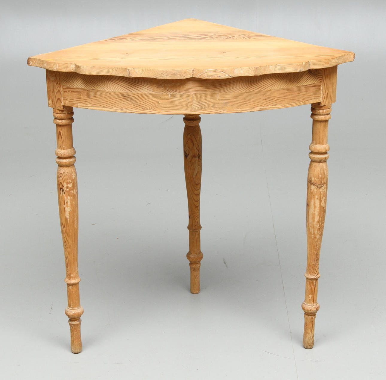 HÖRNBORD, furu, 1800-tal.