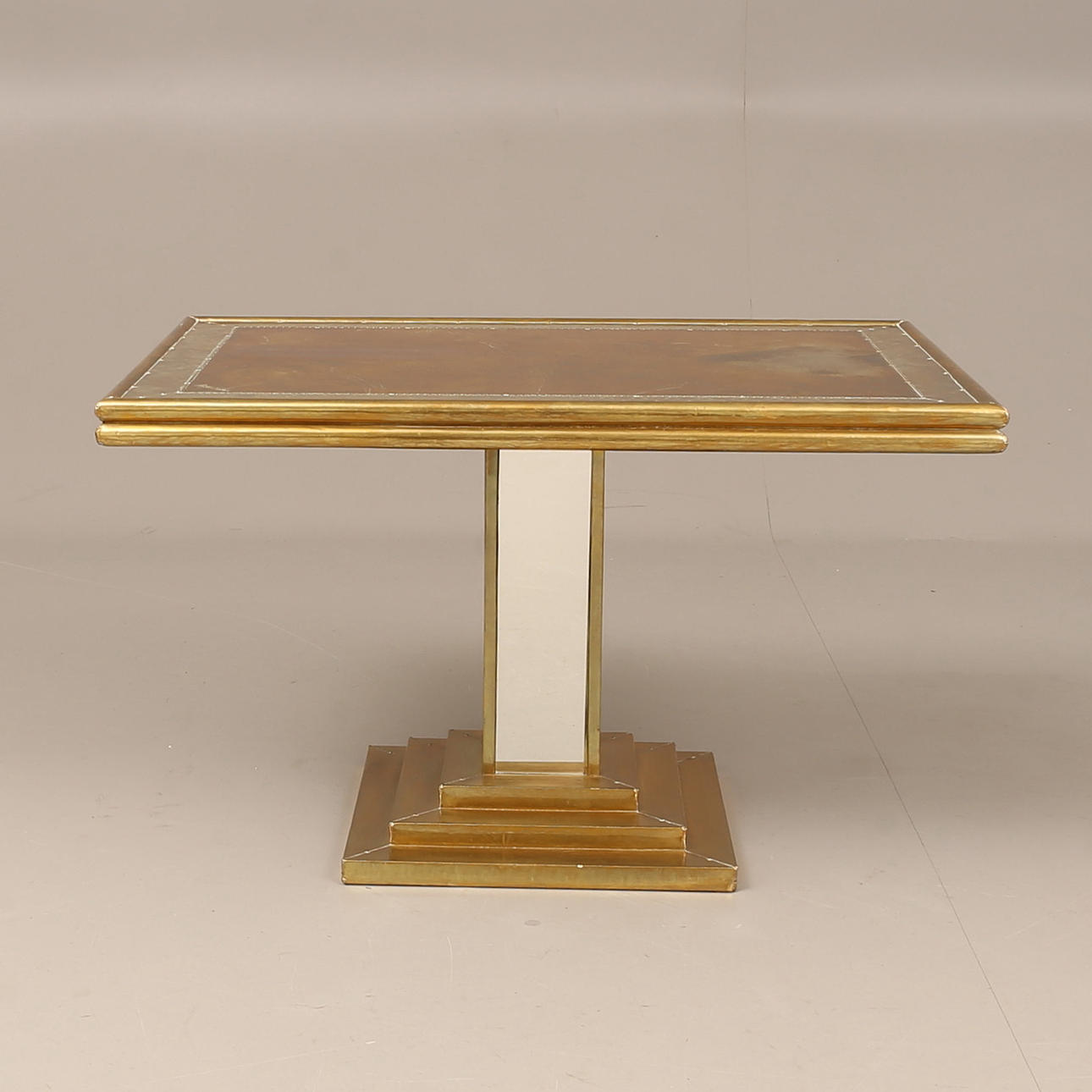 BORD, mässing och glas, signerat.