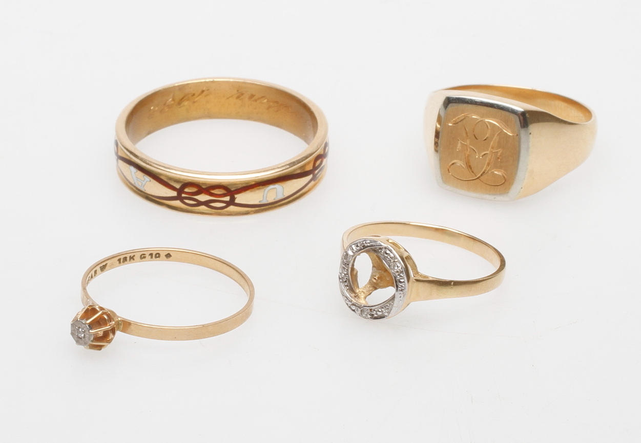 RINGAR, 4 st, 18k guld, vikt totalt ca. 26 gram.