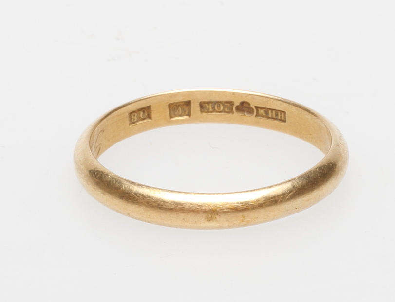 RING, 20k guld, vikt ca. 4,9 gram.
