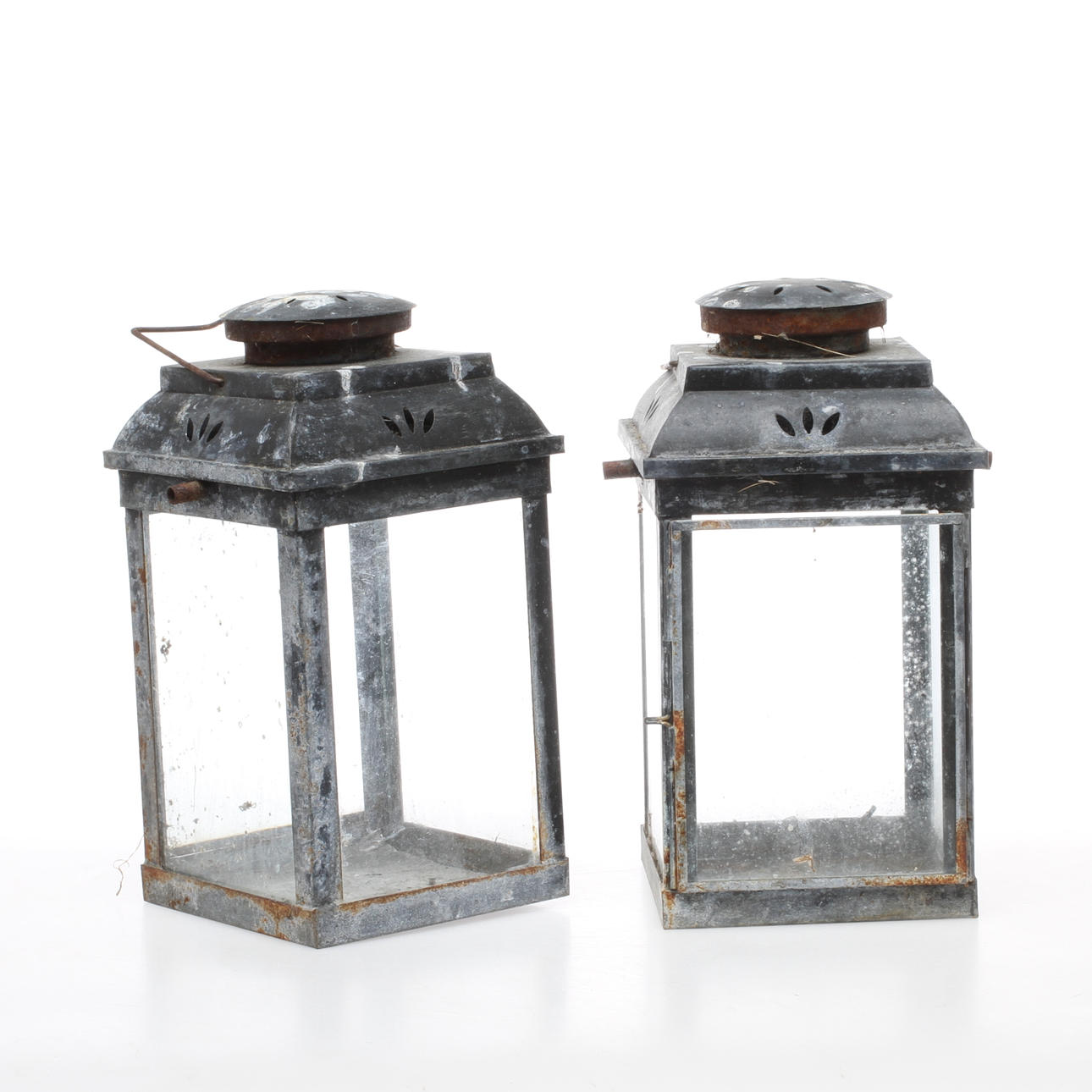 LYKTOR, ett par, omkring 1900.