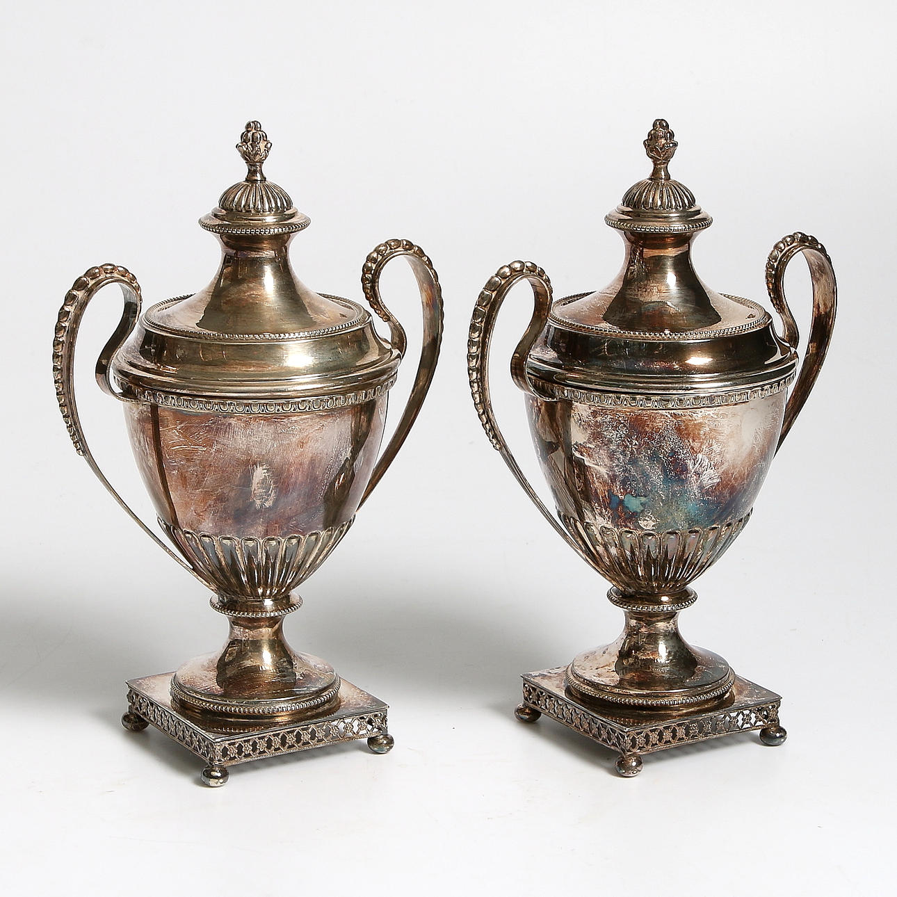 SOCKERSKÅLAR, 1 par, nysilver, sengustaviansk stil, AG Dufva, Stockholm, tidigt 1900-tal.