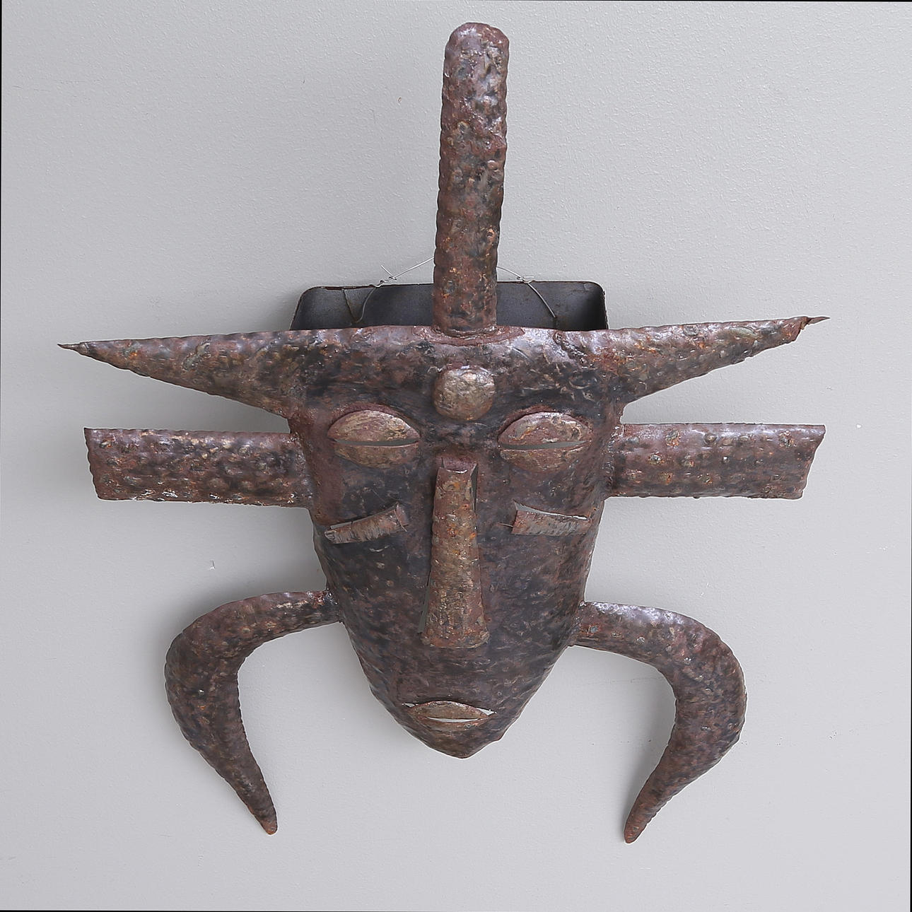 WANDSKULPTUR, Metall, 20. Jahrhundert.