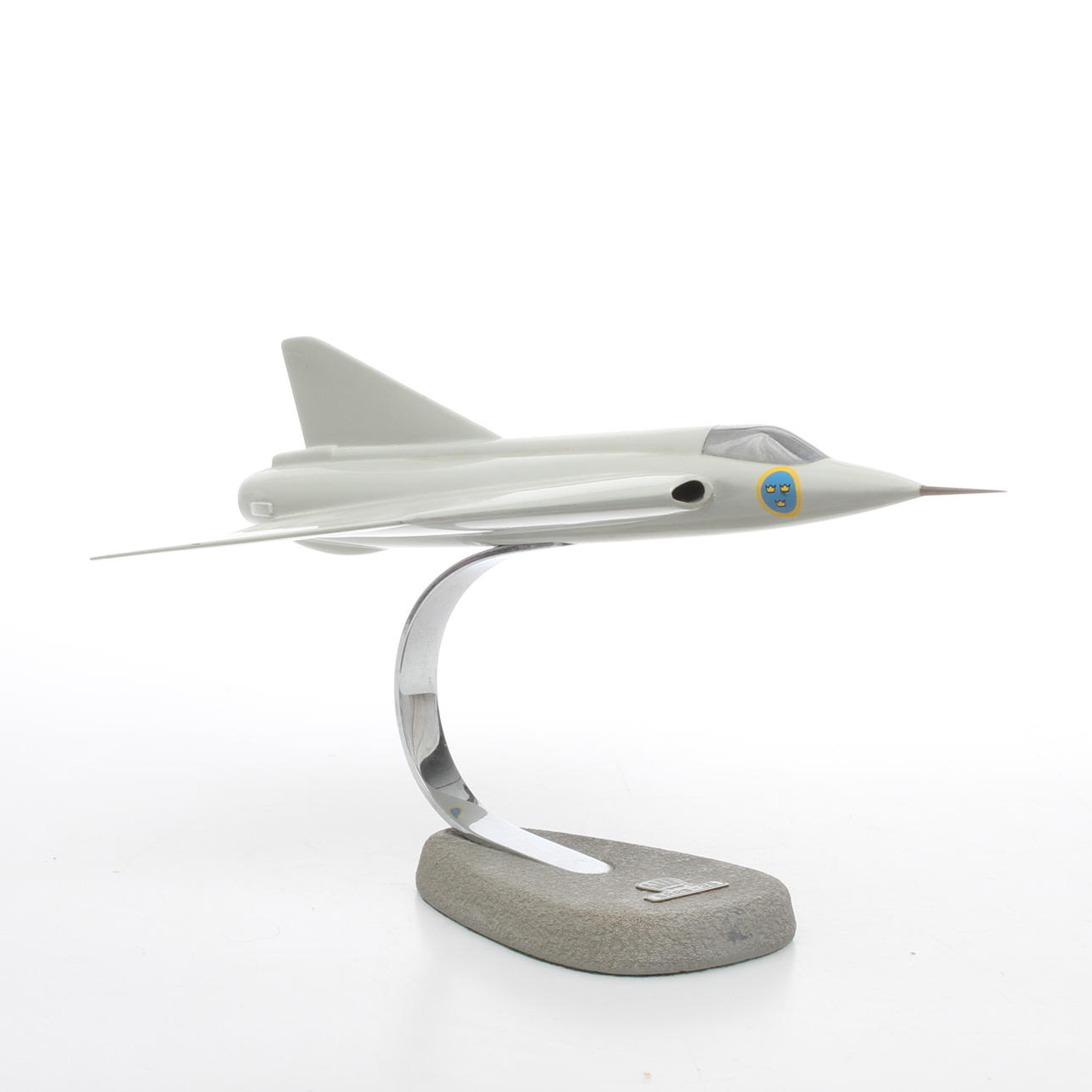 MODELLFLYGPLAN SAAB 35 DRAKEN. METALL på stativ. 1900-tal.