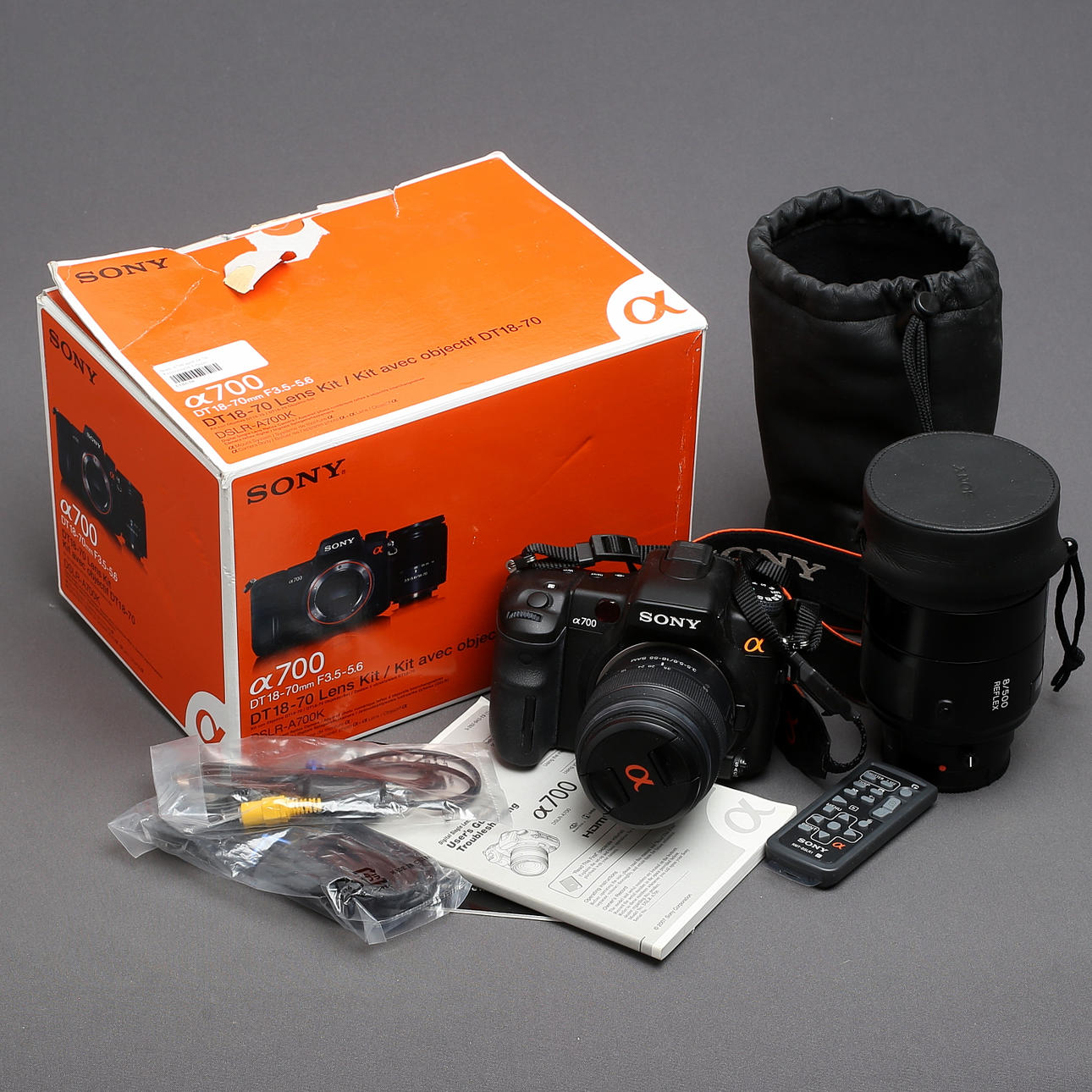 CÁMARA, Sony a700 con dos lentes.