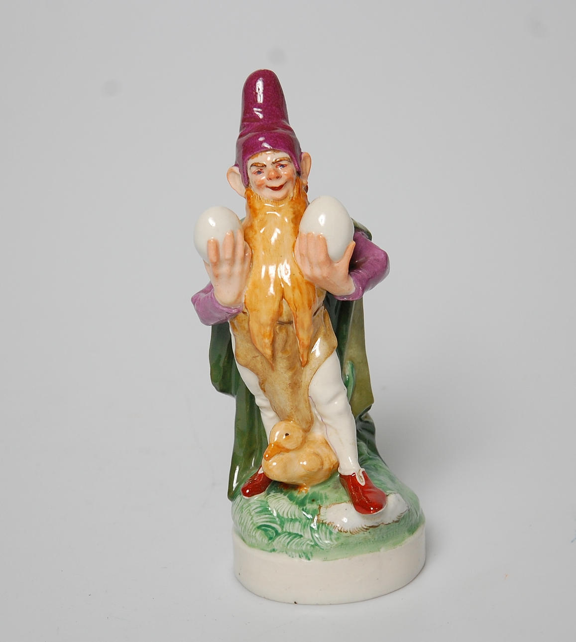 FIGURIN, porslin, stämplad Martin Wiegand, 1867-1961, för Meissen.