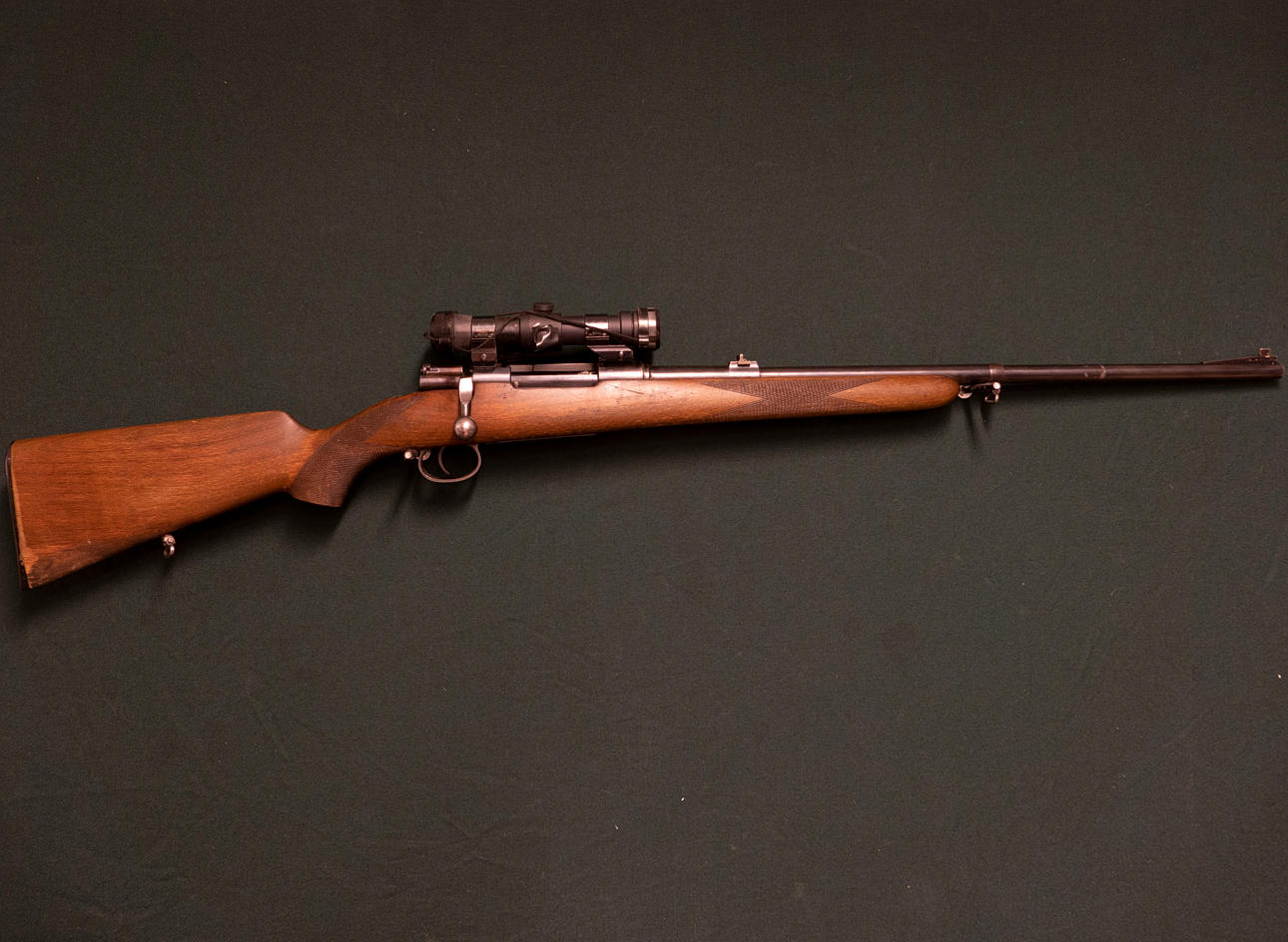 HUSQVARNA. M96 Custom 8x57IS 89869.