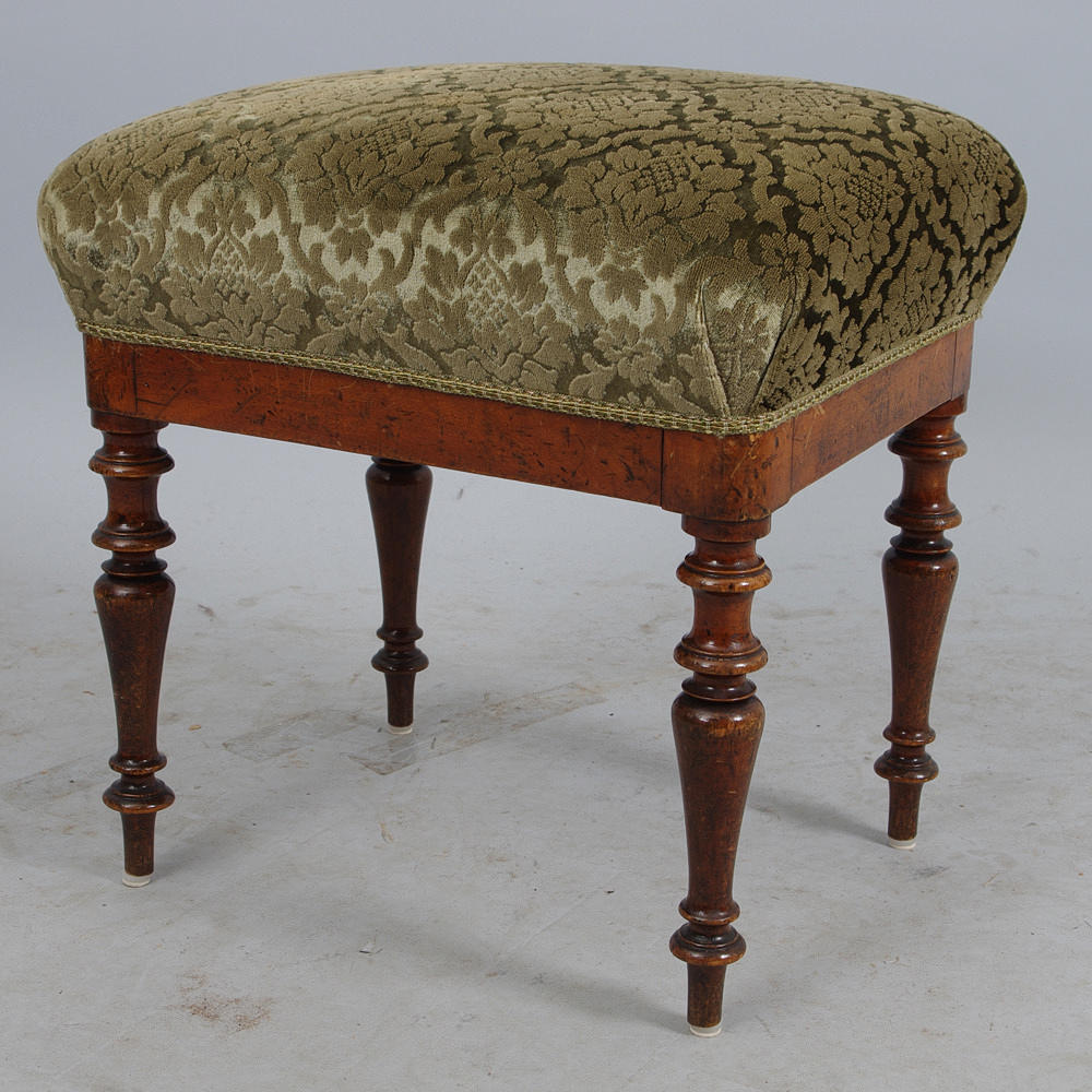 PALL, mahogny, rokokostil, sent 1800-tal.