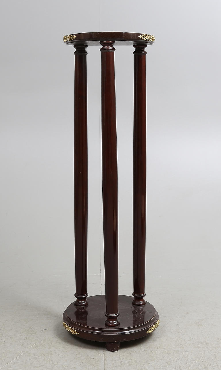 PIEDESTAL, empirestil, 1900-tal.